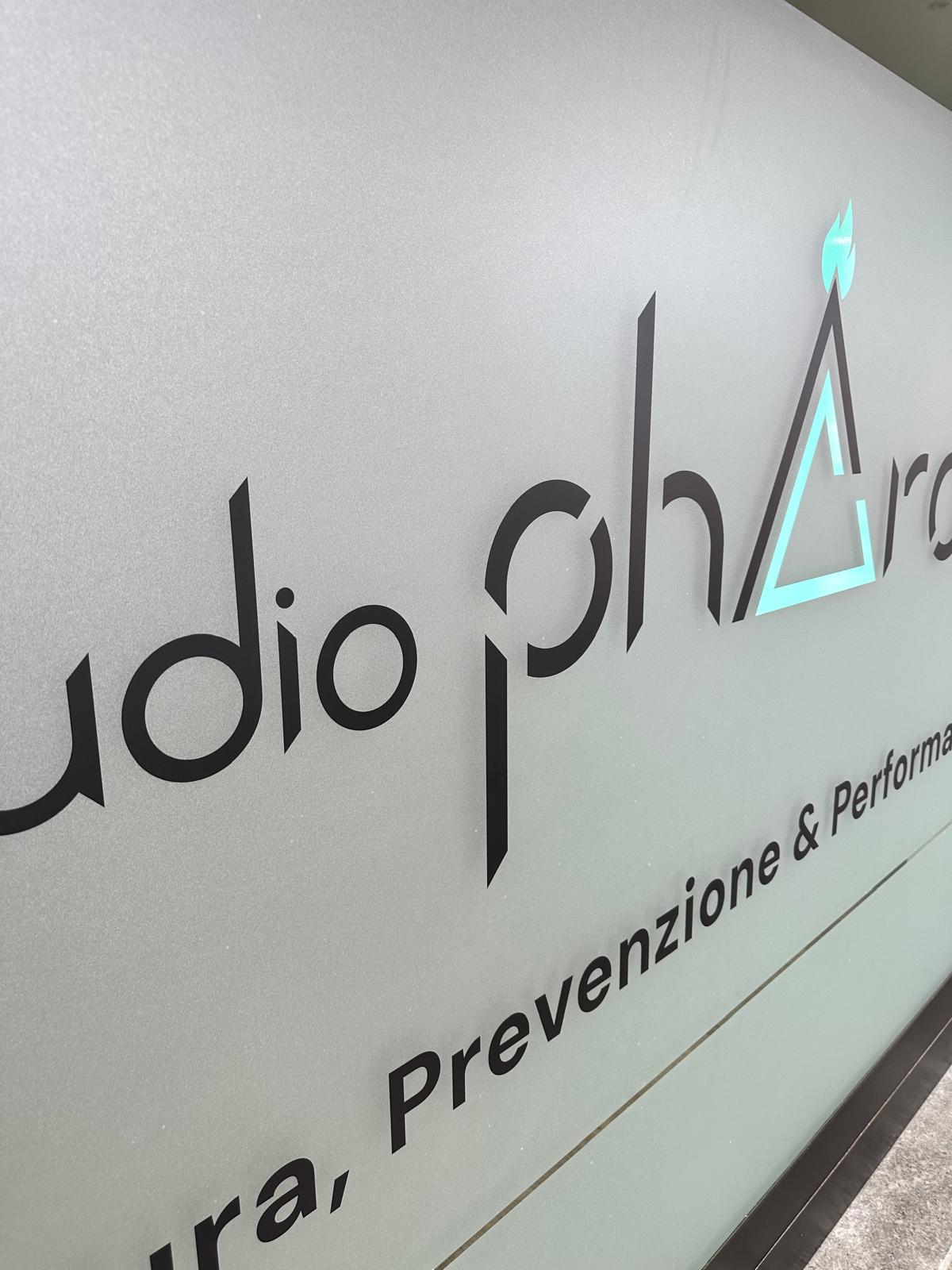 PERSONALIZZAZIONE VETRATE E VETROFANIE