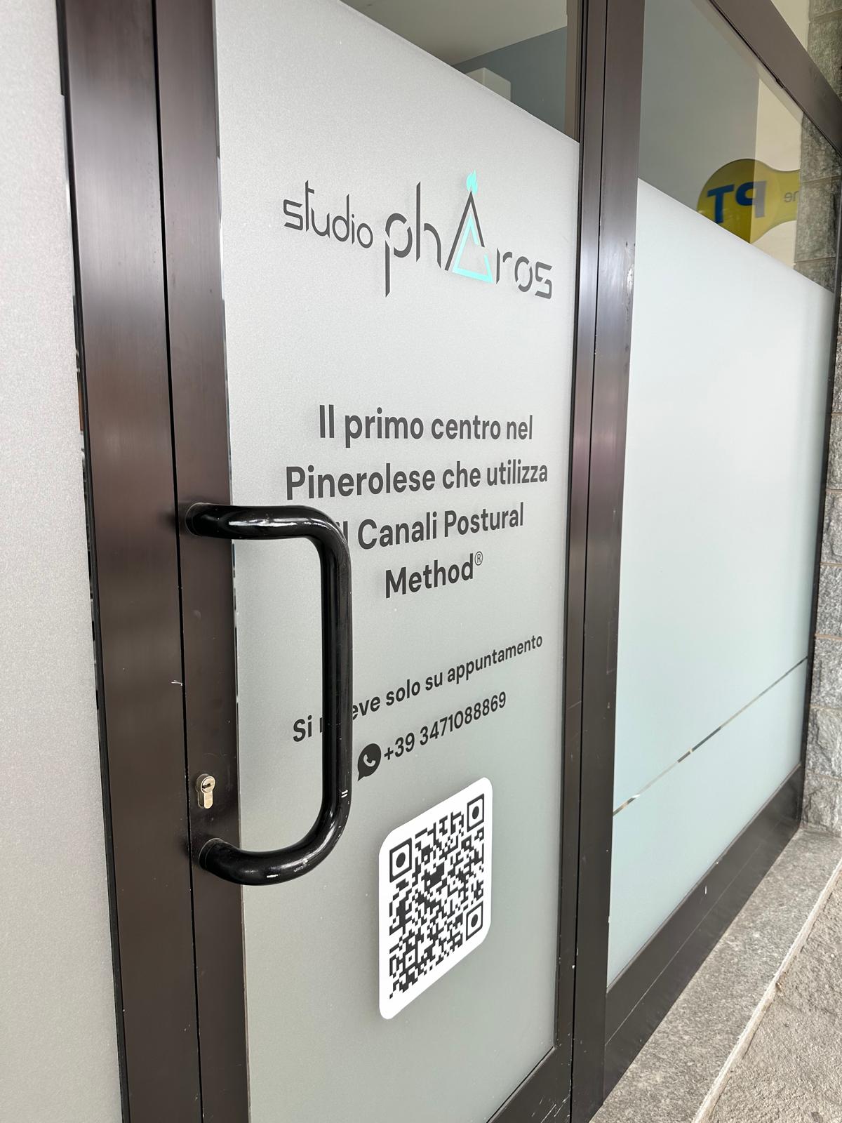 PERSONALIZZAZIONE VETRATE E VETROFANIE