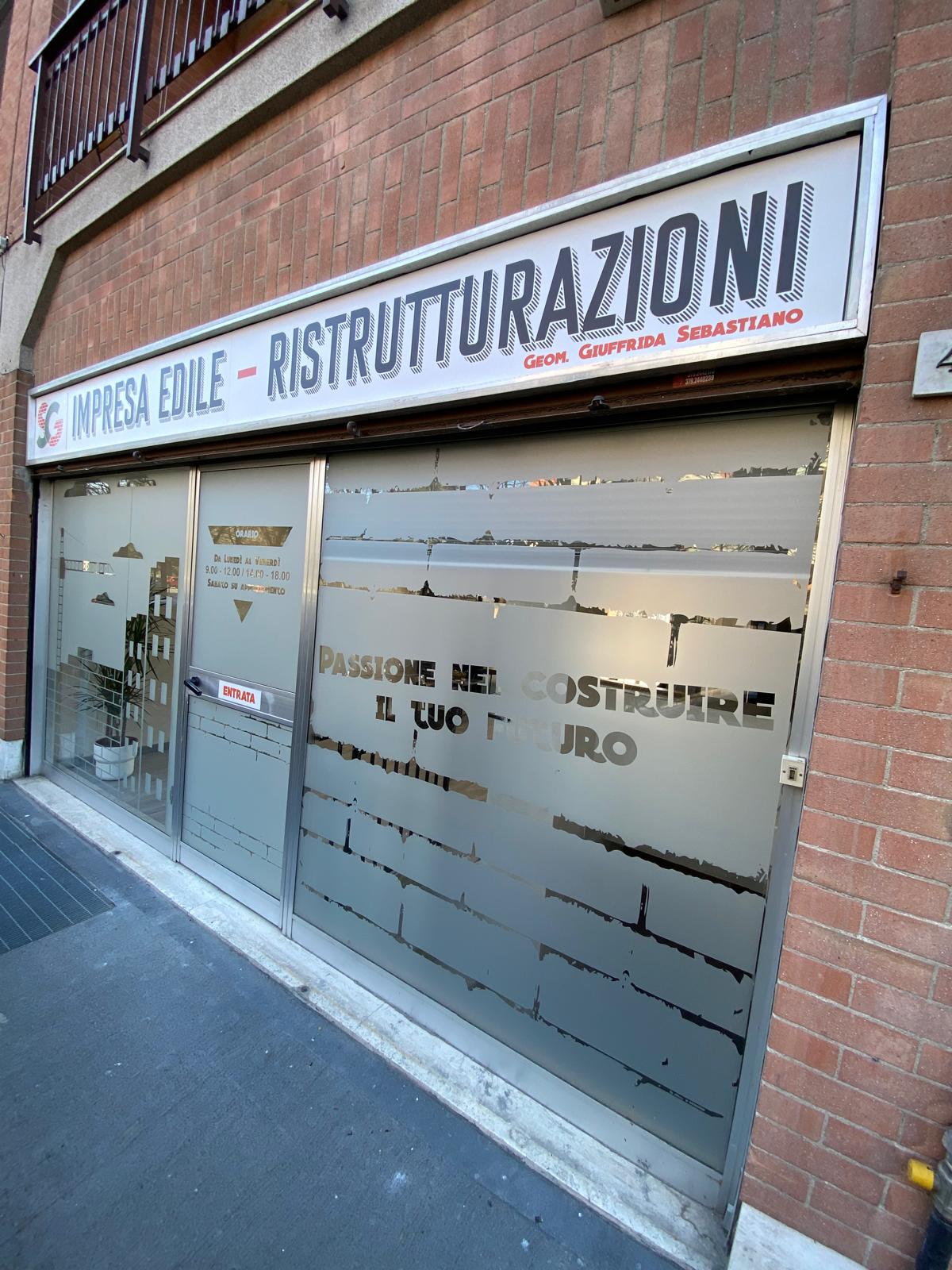 CARTELLONISTICA - INSEGNE - STRISCIONI - ROLL UP - BANDIERE