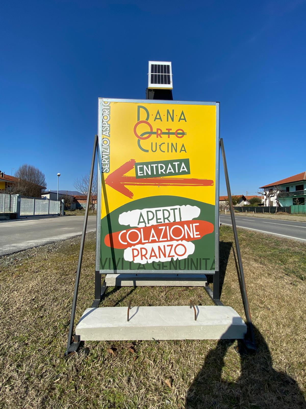 CARTELLONISTICA - INSEGNE - STRISCIONI - ROLL UP - BANDIERE