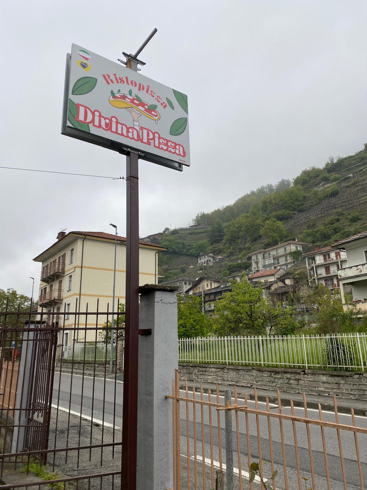 CARTELLONISTICA - INSEGNE - STRISCIONI - ROLL UP - BANDIERE