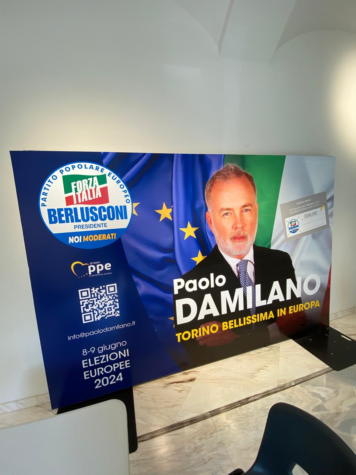 CARTELLONISTICA - INSEGNE - STRISCIONI - ROLL UP - BANDIERE