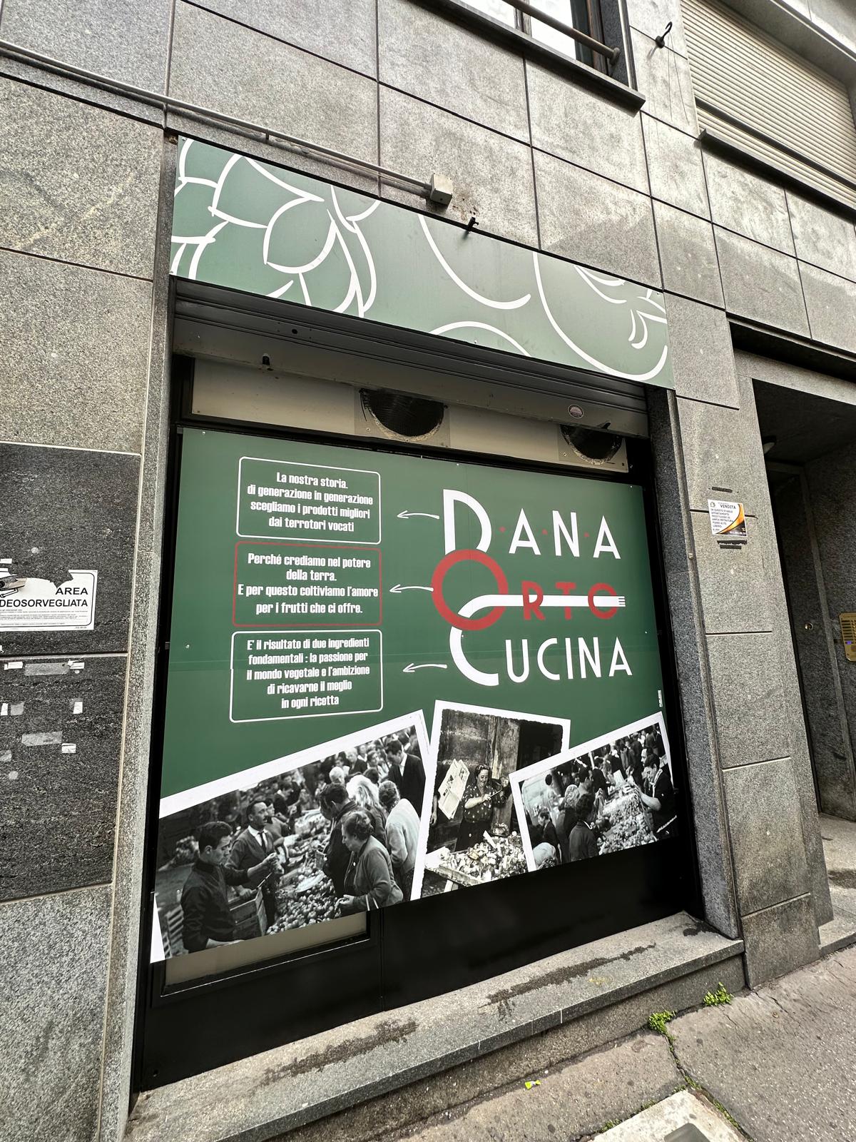 CARTELLONISTICA - INSEGNE - STRISCIONI - ROLL UP - BANDIERE