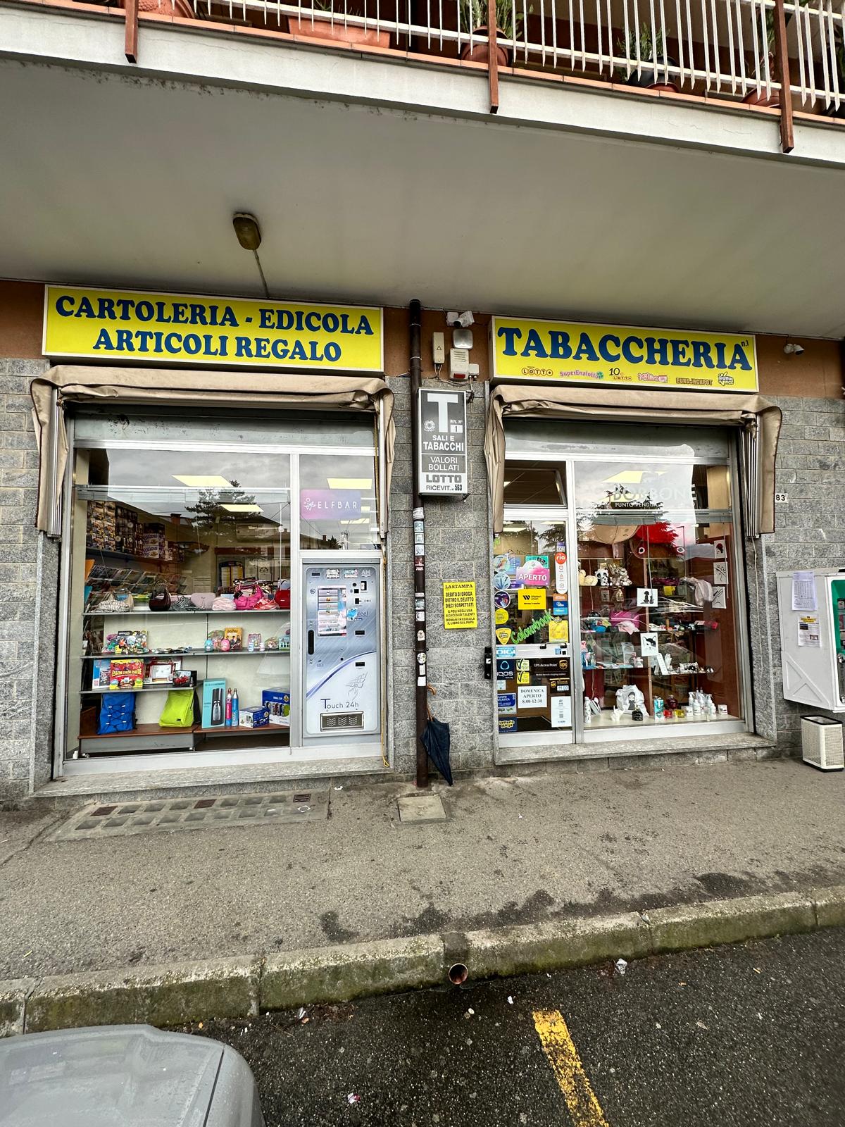 CARTELLONISTICA - INSEGNE - STRISCIONI - ROLL UP - BANDIERE