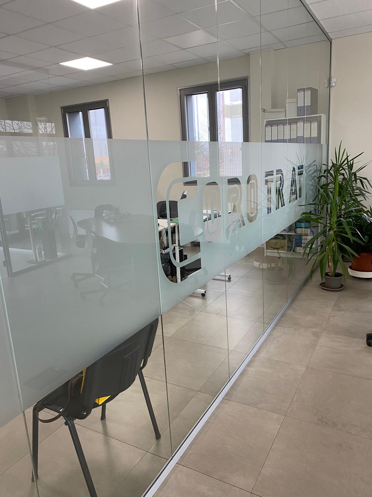 PERSONALIZZAZIONE VETRATE E VETROFANIE