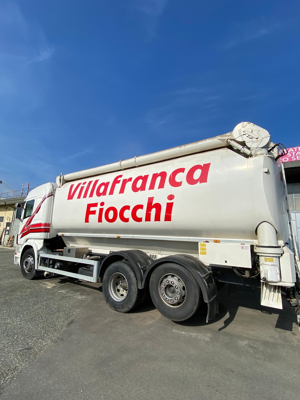 DECORAZIONE MEZZI E CAR WRAPPING