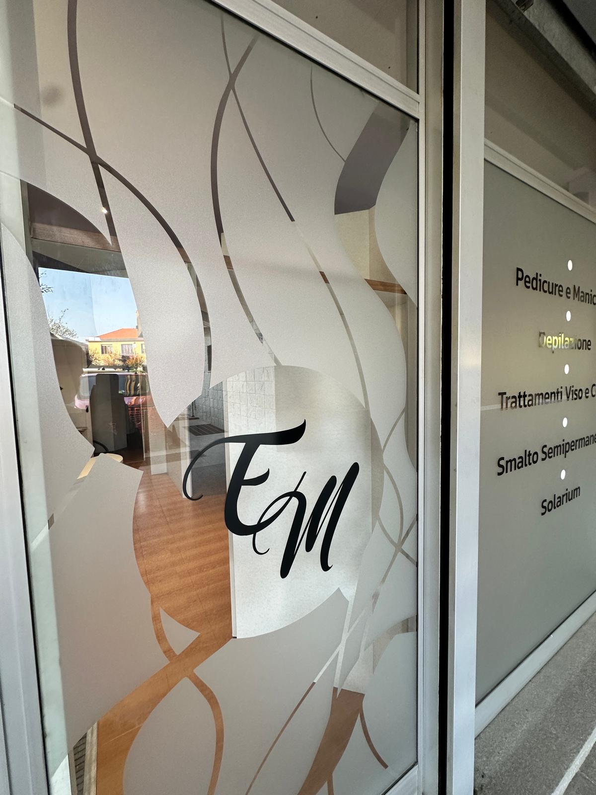 PERSONALIZZAZIONE VETRATE E VETROFANIE