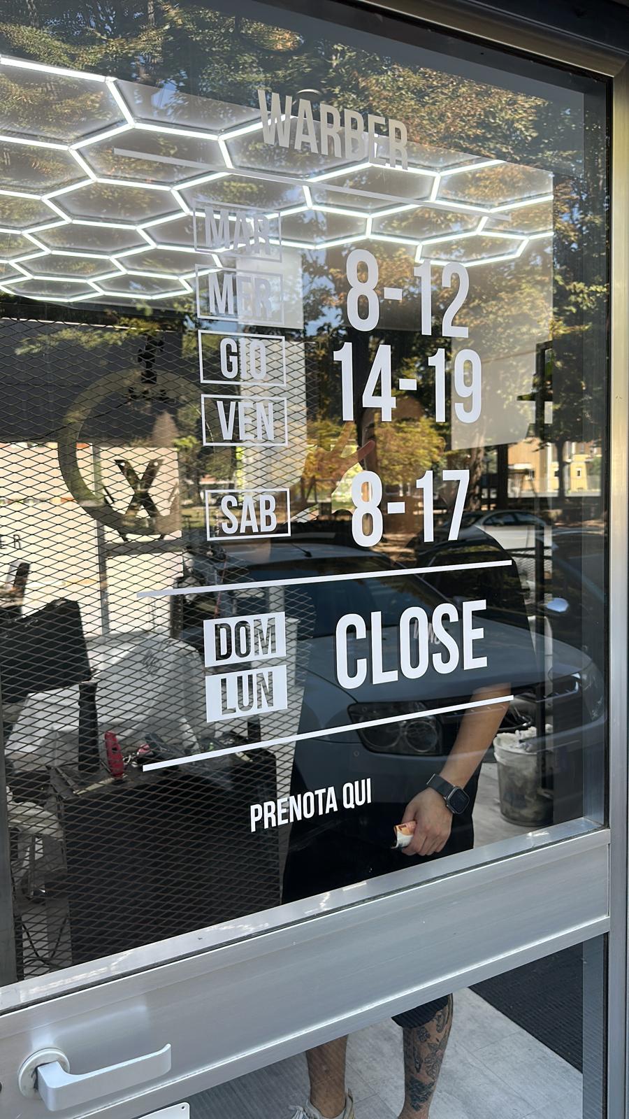 PERSONALIZZAZIONE VETRATE E VETROFANIE