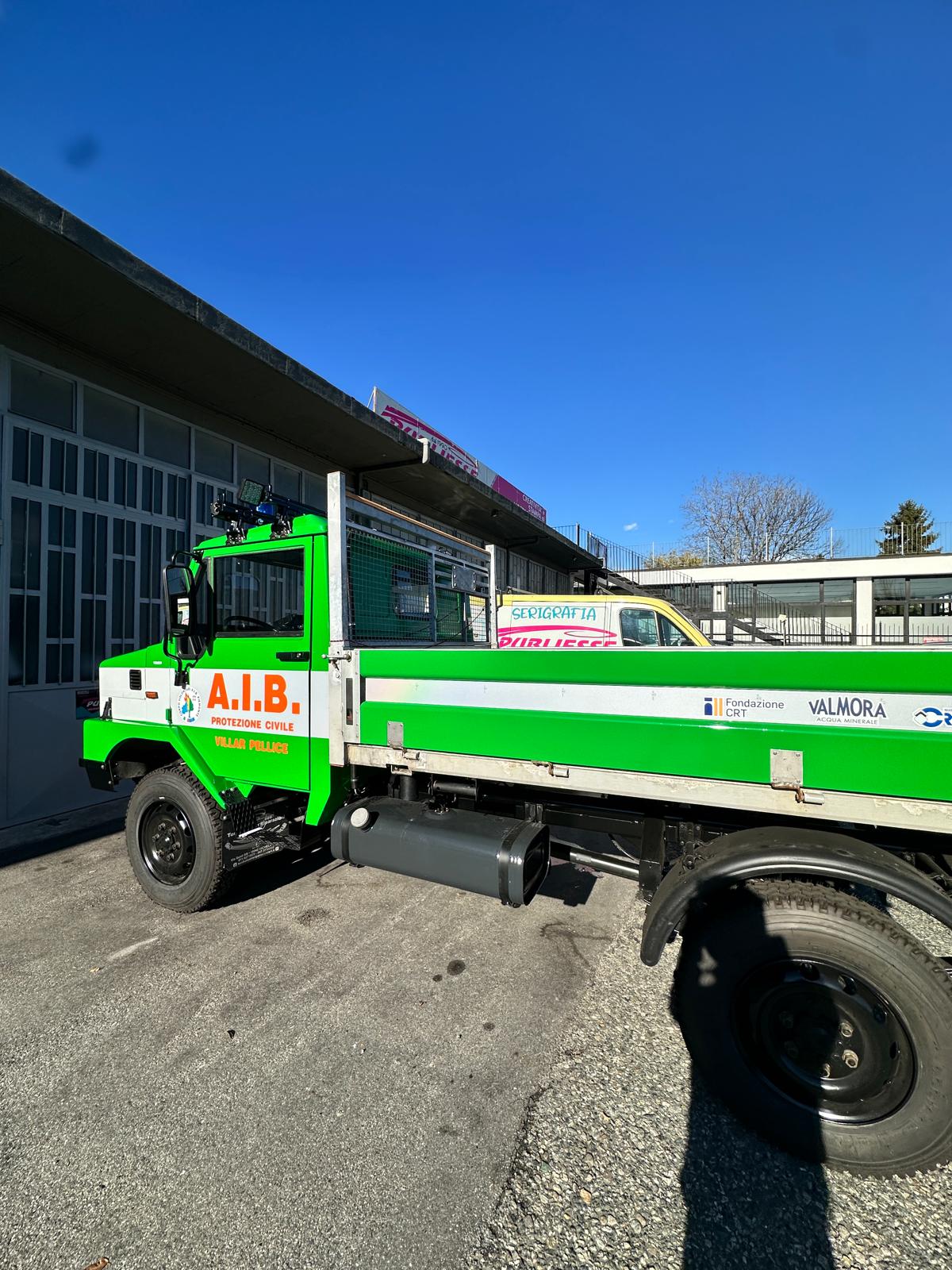 DECORAZIONE MEZZI E CAR WRAPPING