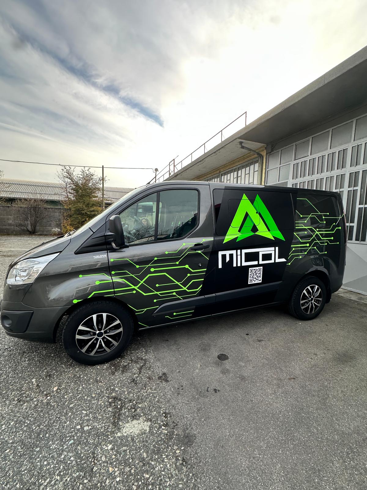 DECORAZIONE MEZZI E CAR WRAPPING