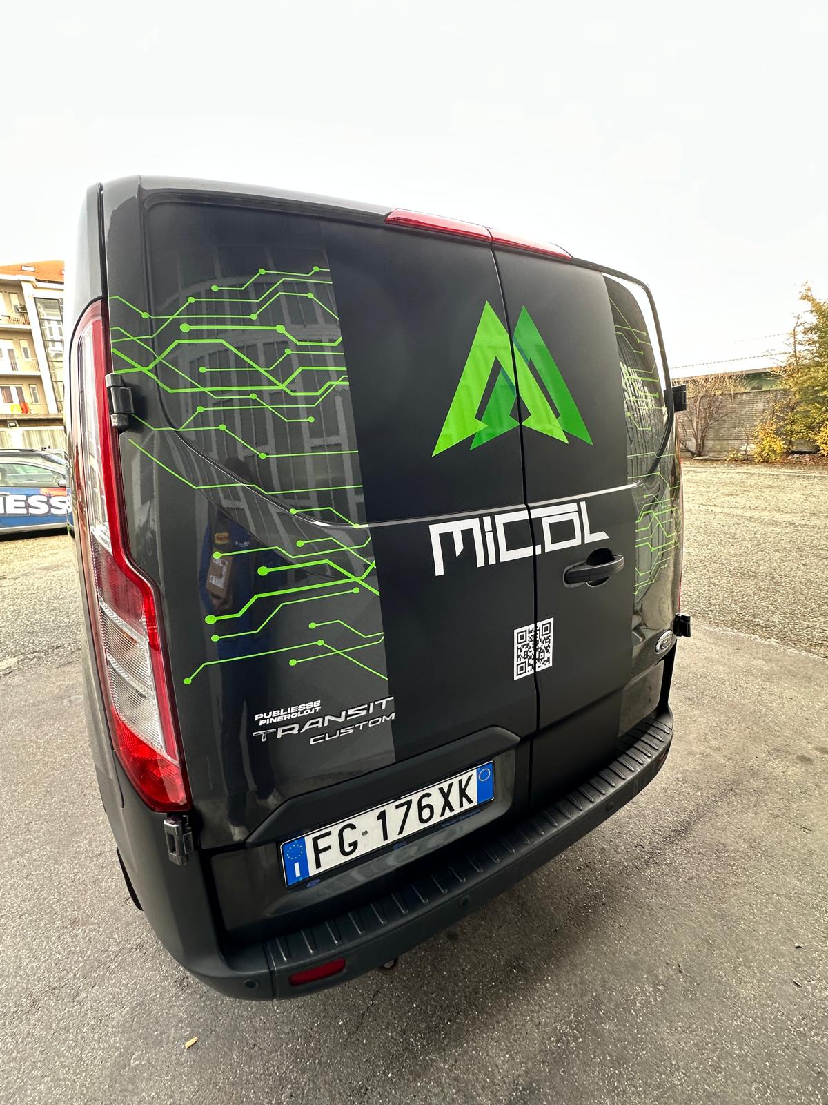 DECORAZIONE MEZZI E CAR WRAPPING