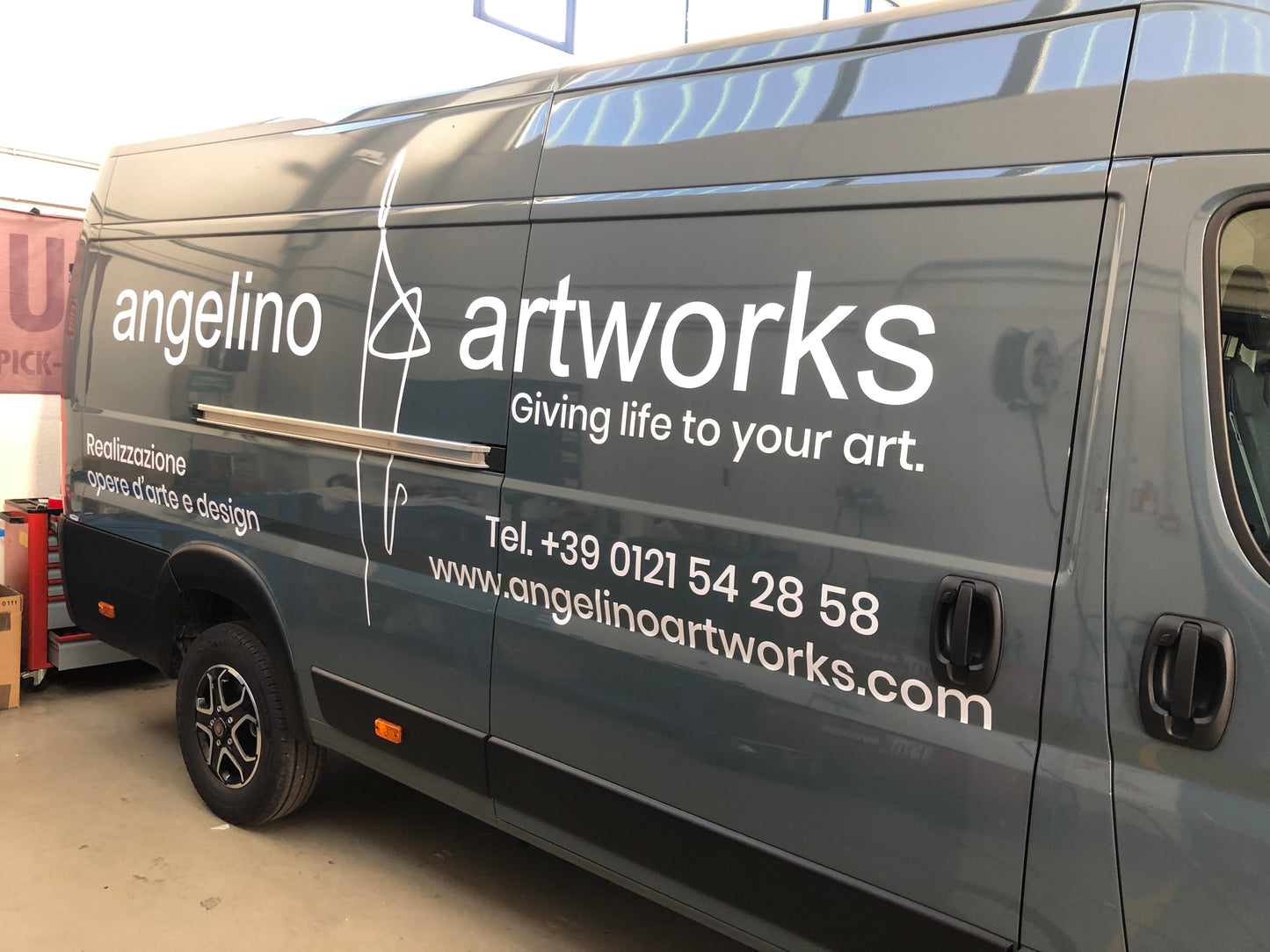 DECORAZIONE MEZZI E CAR WRAPPING