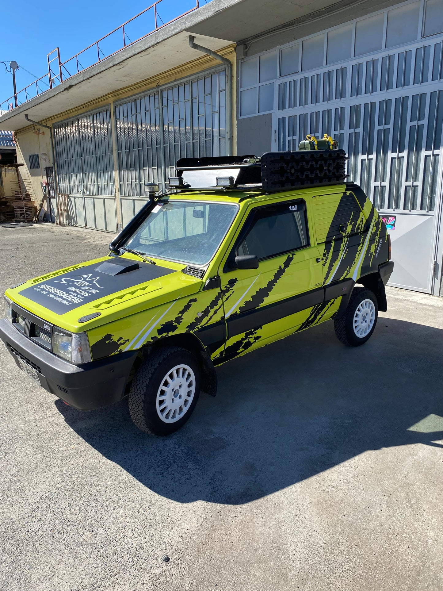 DECORAZIONE MEZZI E CAR WRAPPING